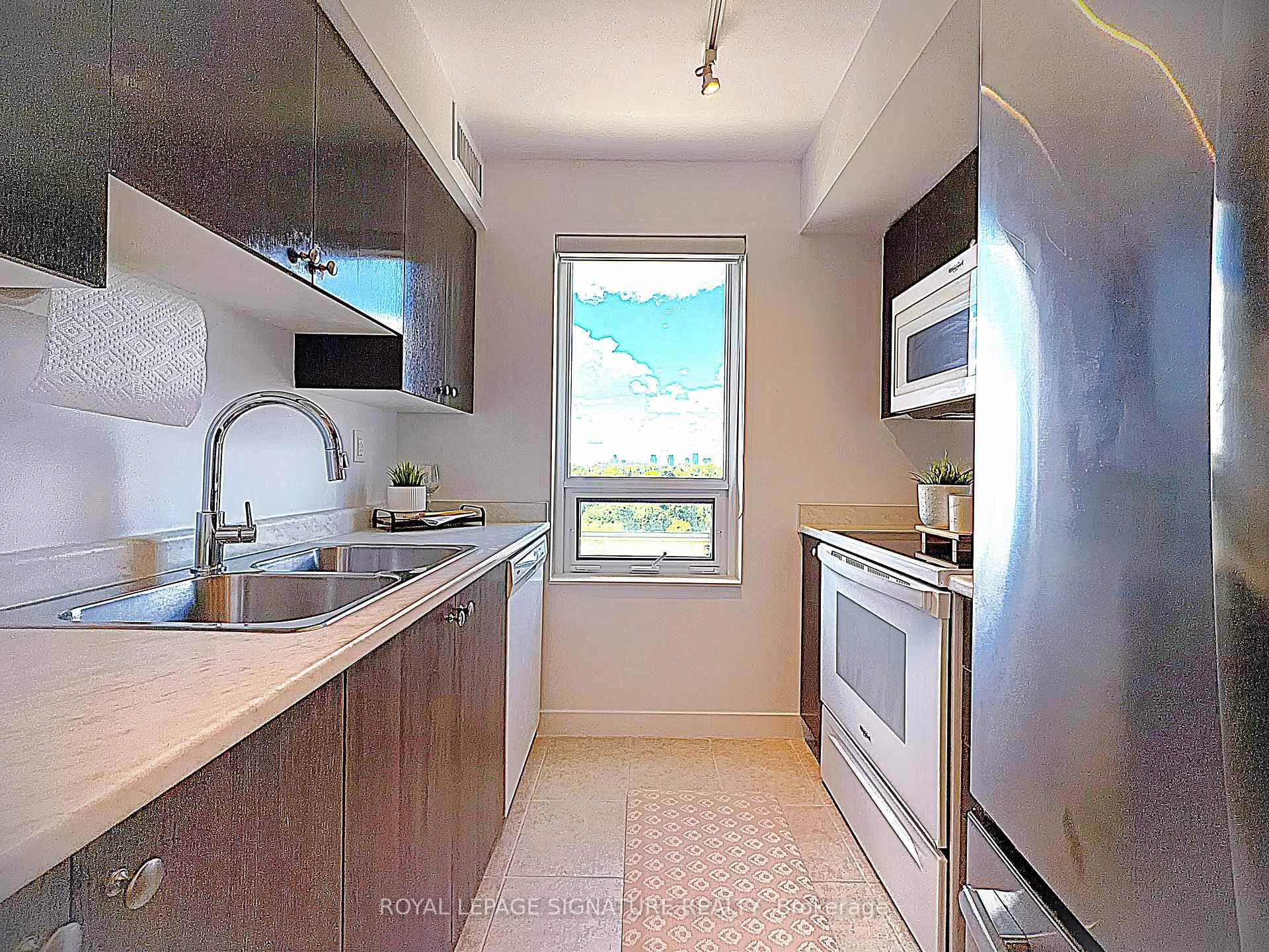 1346 Danforth Road Unit 812 photo 27