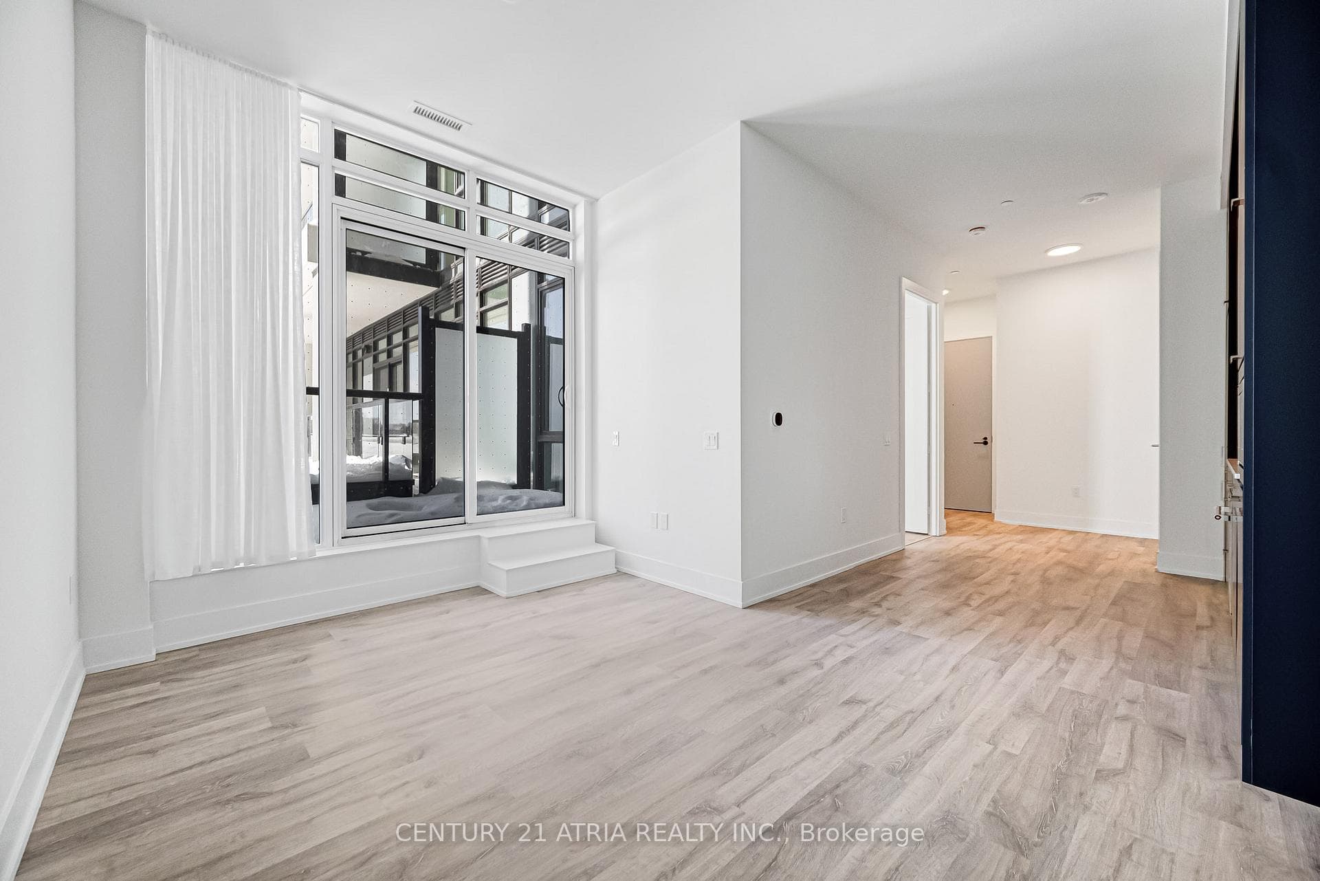 858 Dupont Street Unit 201 photo 15