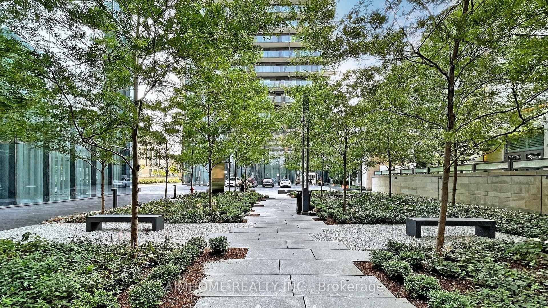 1080 Bay Street Unit 4207 photo 2