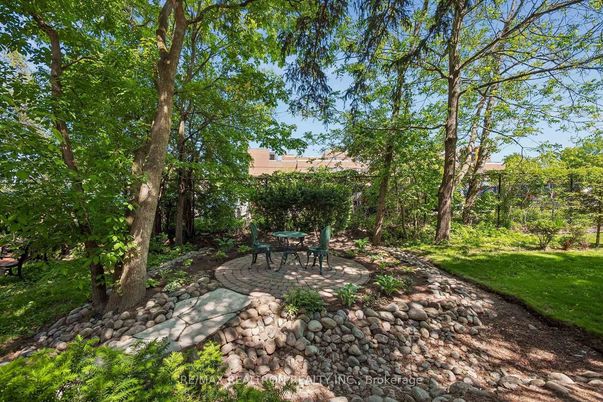 272 Tom Taylor Crescent photo 29