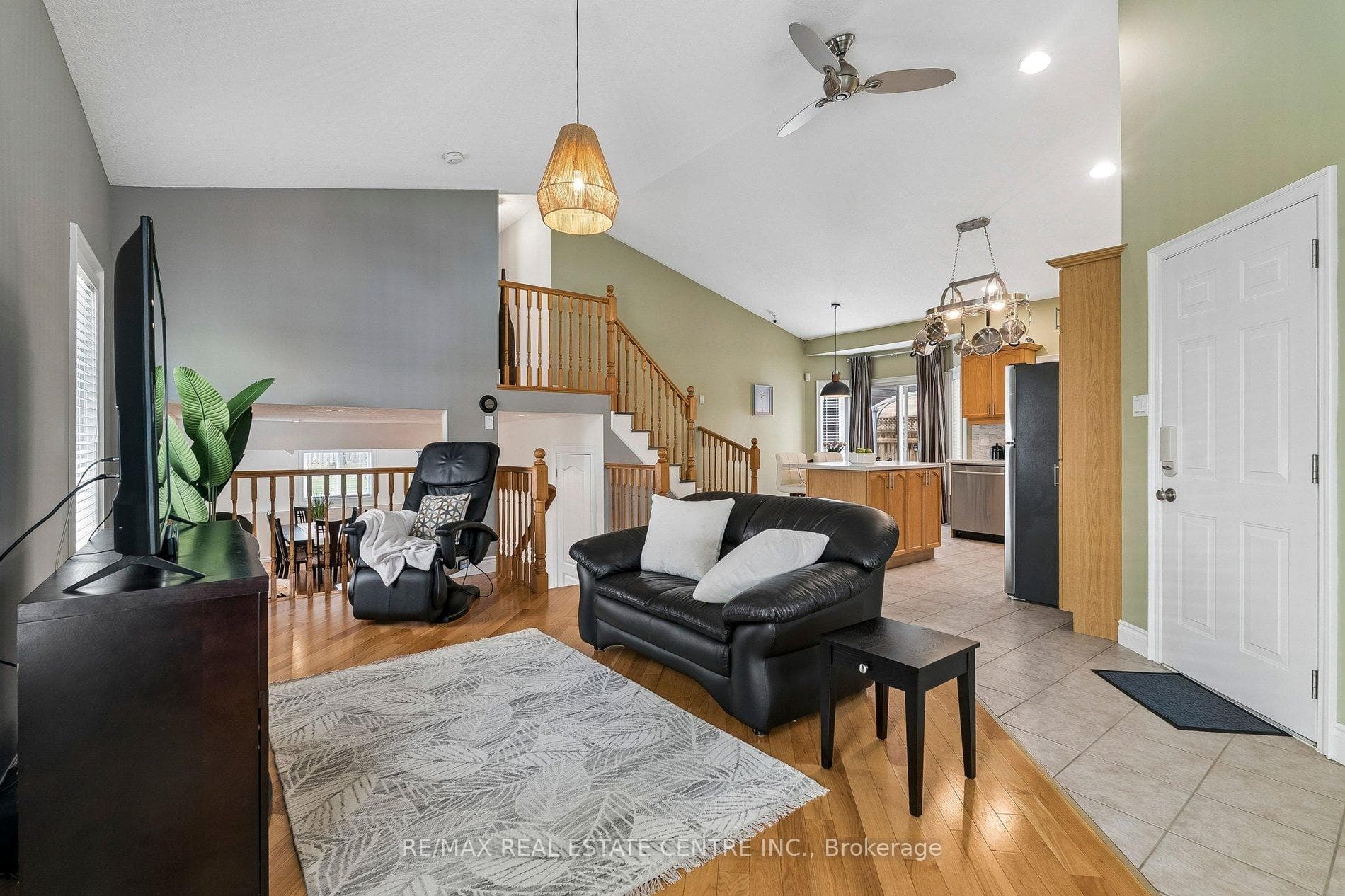 704 Russel Court photo 7