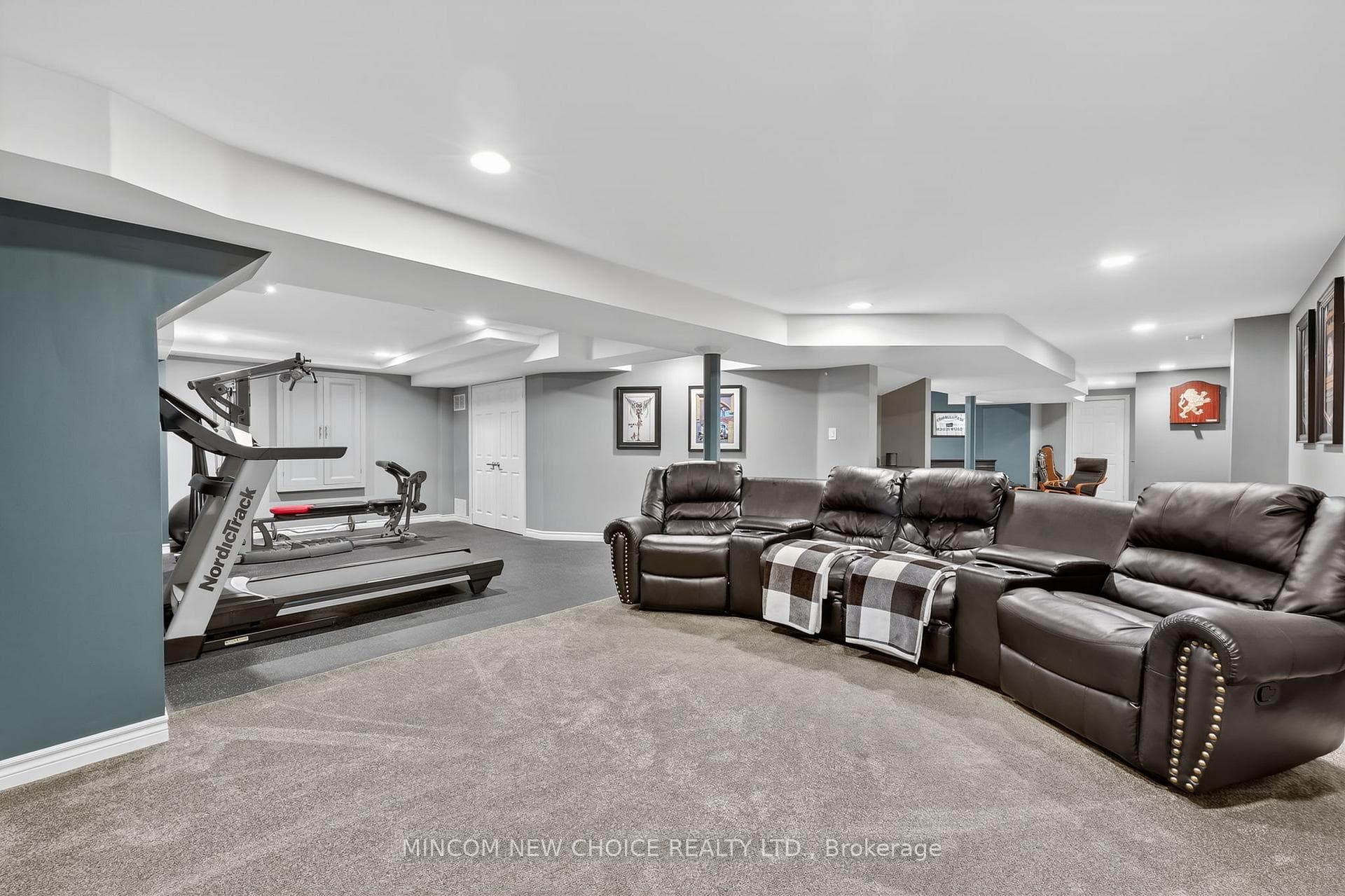 37 Westminster Circle photo 33
