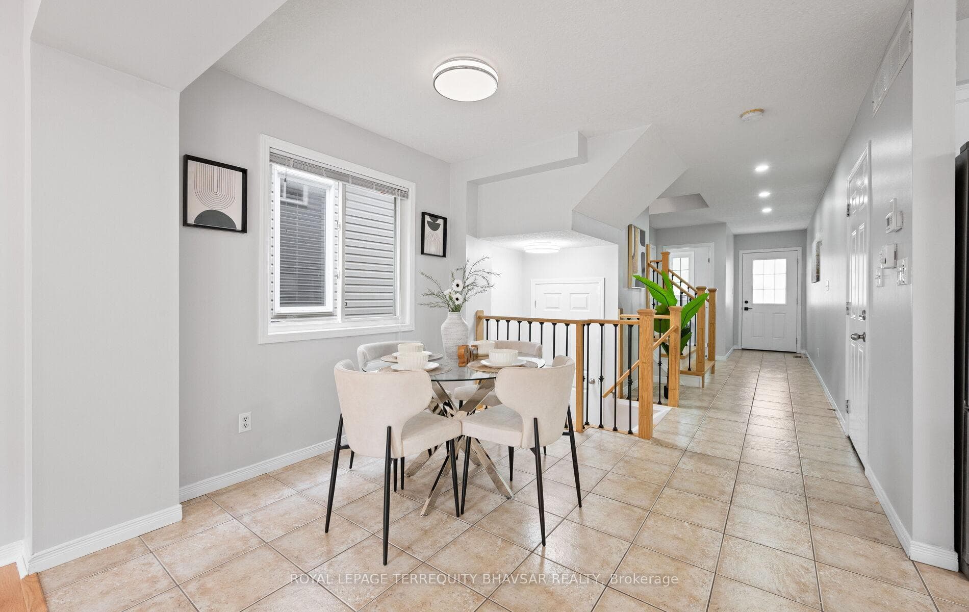 111 Parkvale Drive photo 12