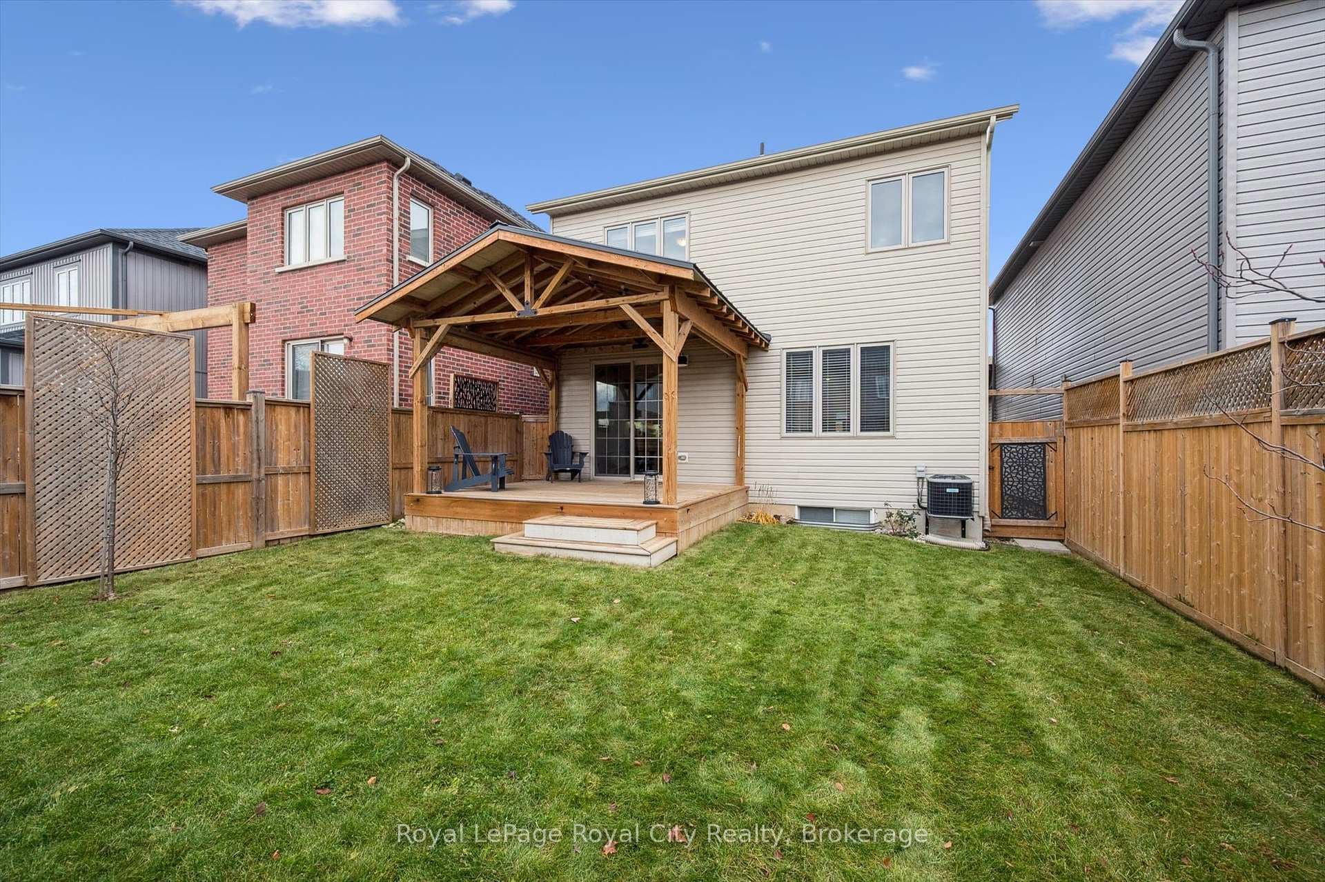 98 Kay Crescent photo 40