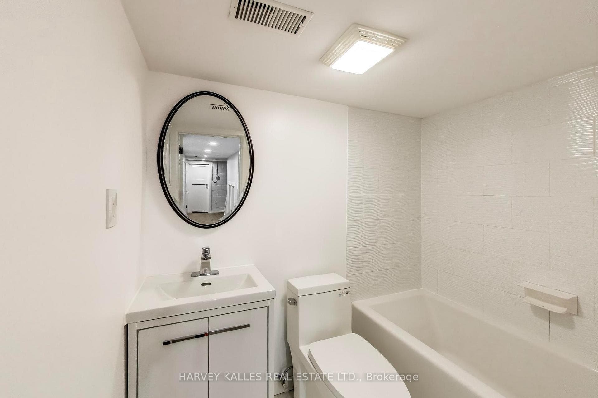 338 Markham Street photo 23