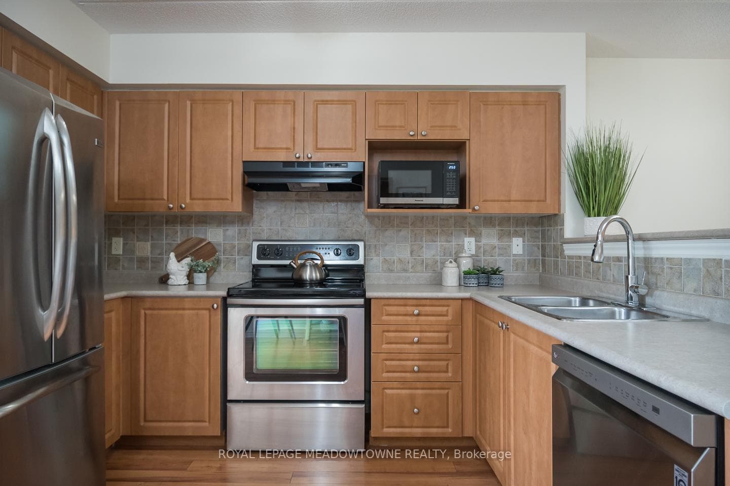 1491 Maple Avenue Unit 312 photo 19