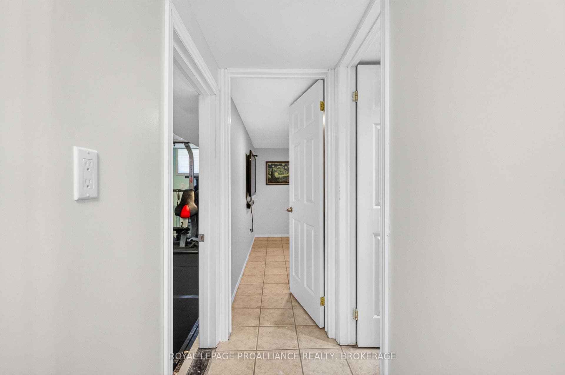 24 Balmoral Court photo 32