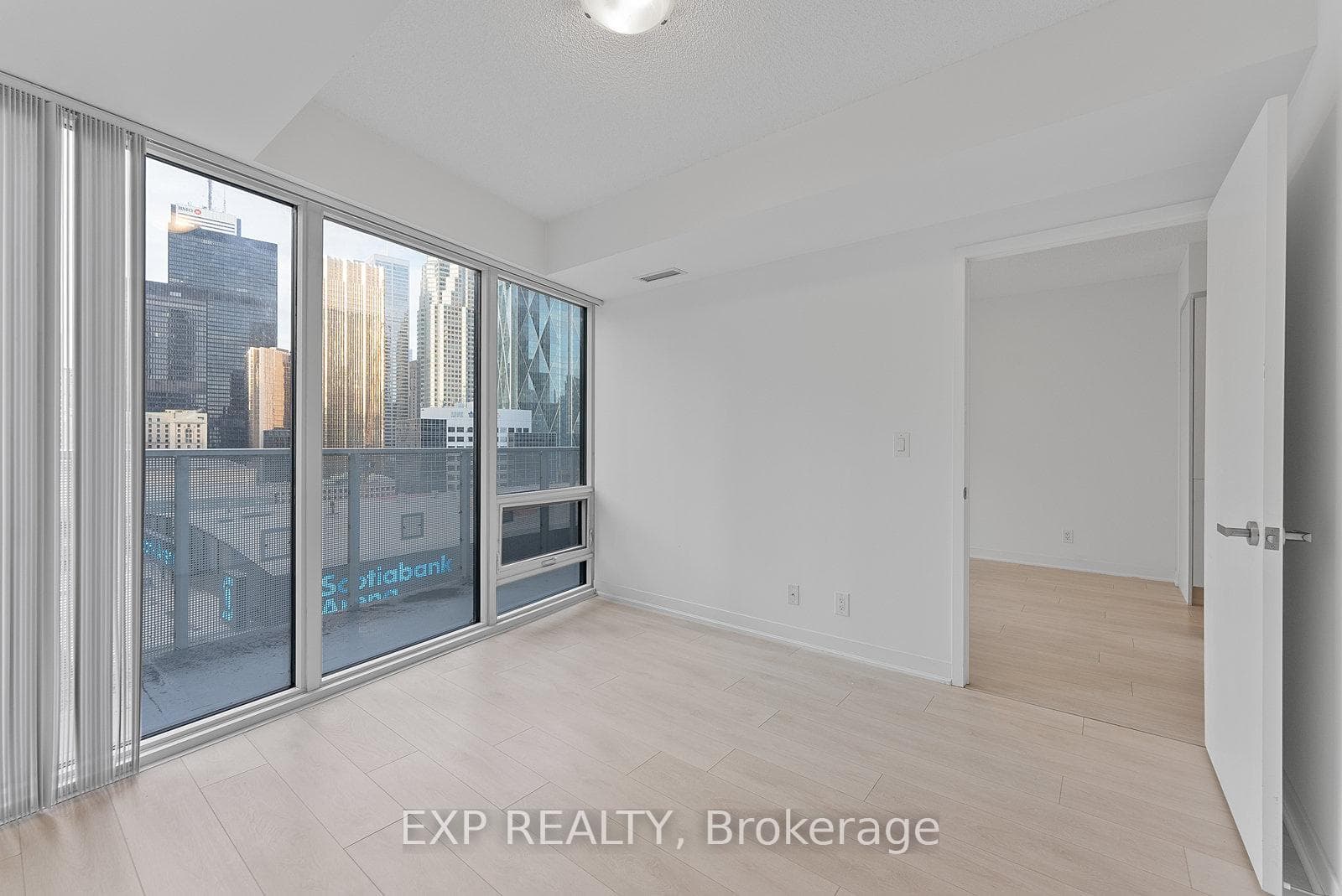 88 Harbour Street Unit 1503 photo 19