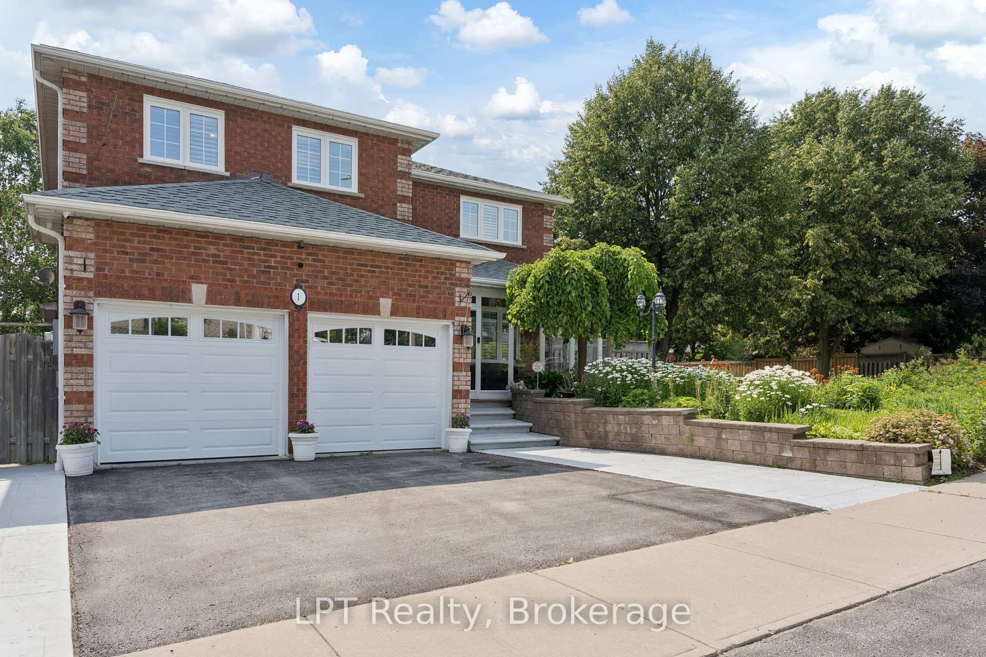 1 Mayfield Crescent photo 4