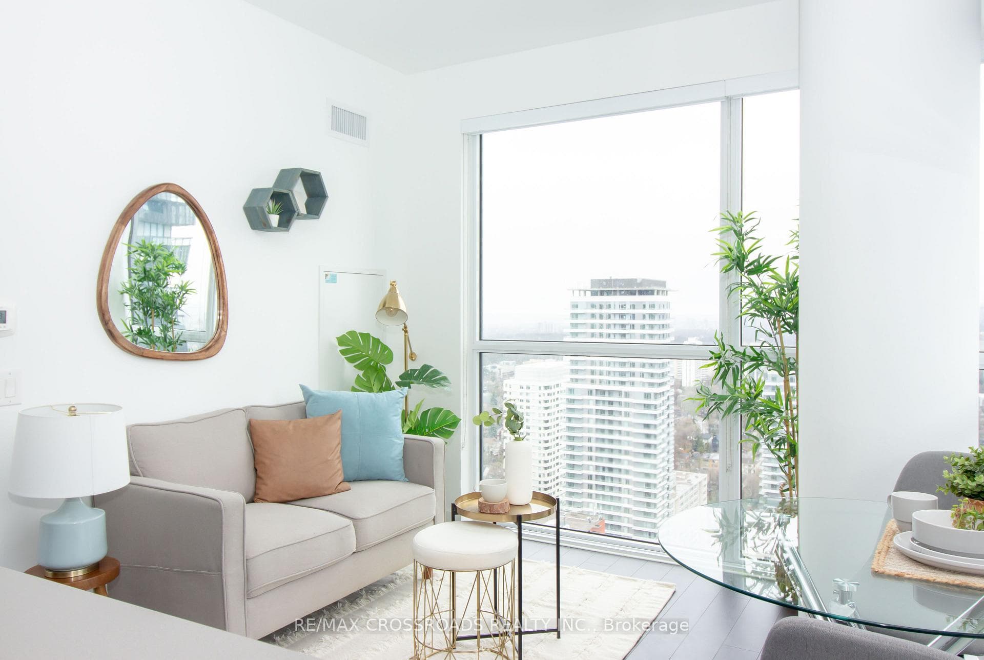 39 Roehampton Avenue Unit 3105 photo 6