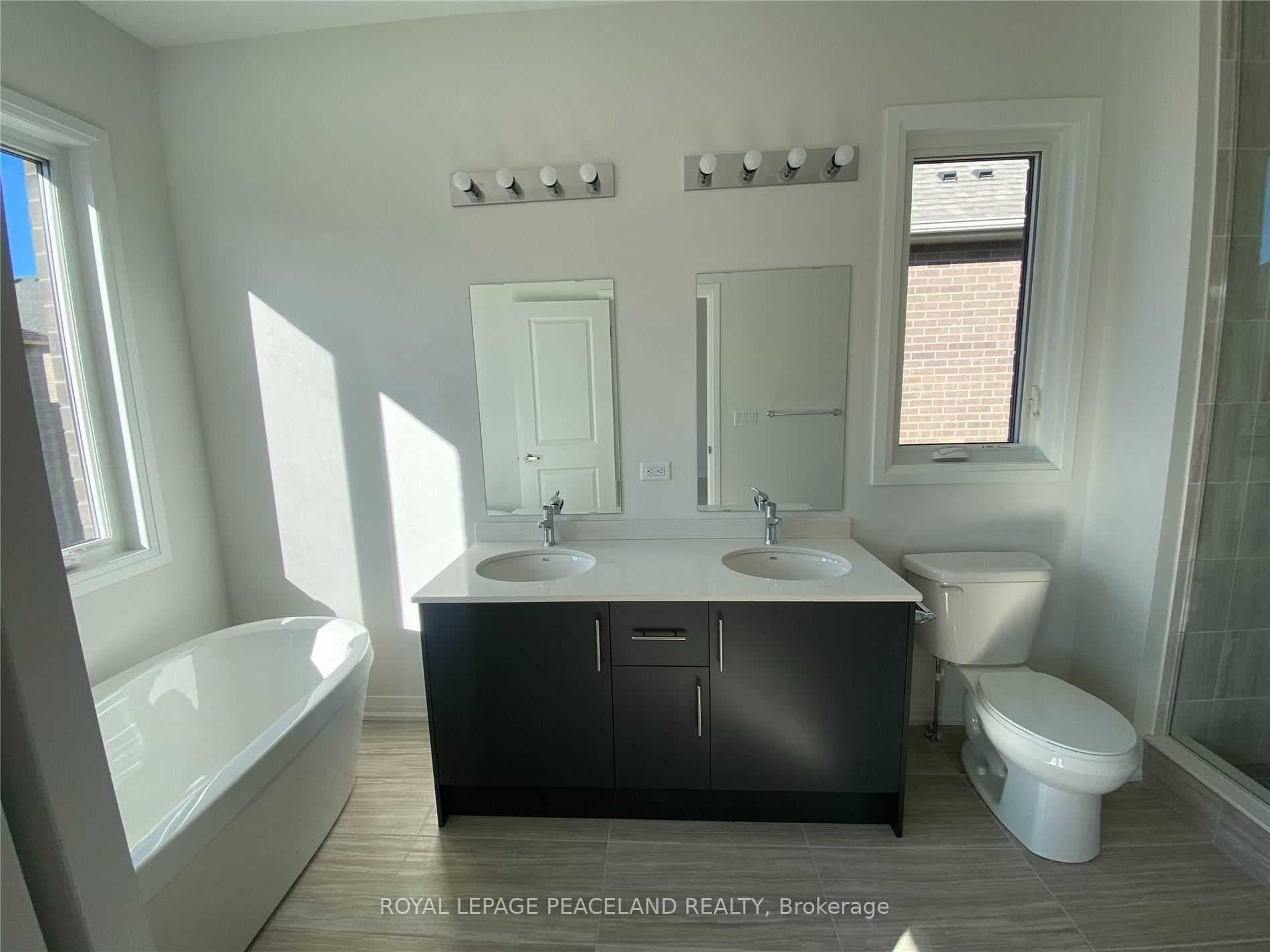 87 Schmeltzer Crescent photo 13