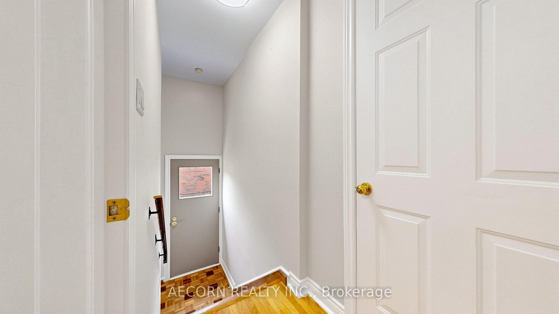 15 Humberland Court photo 26