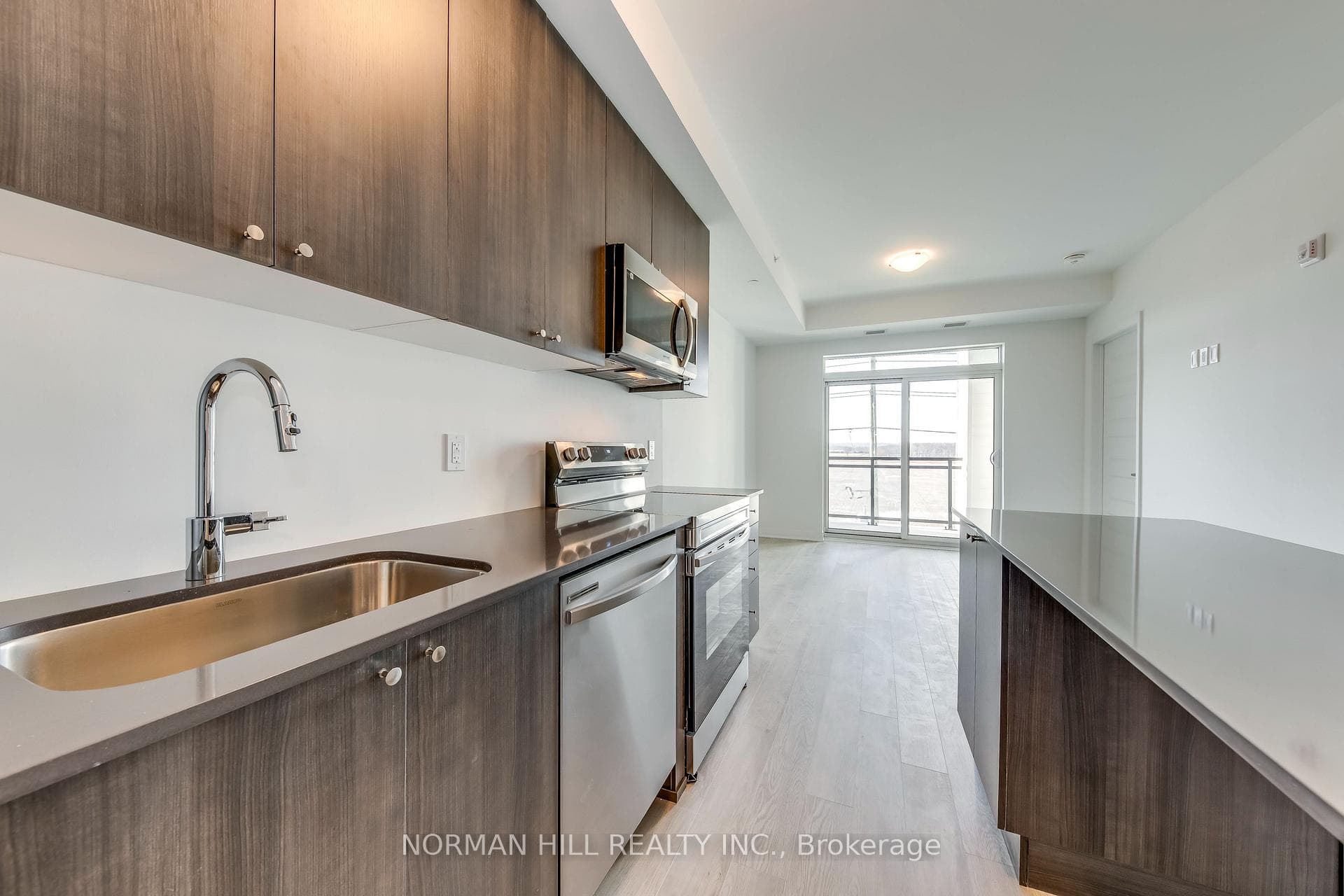 490 Gordon Krantz Avenue Unit 422 photo 10