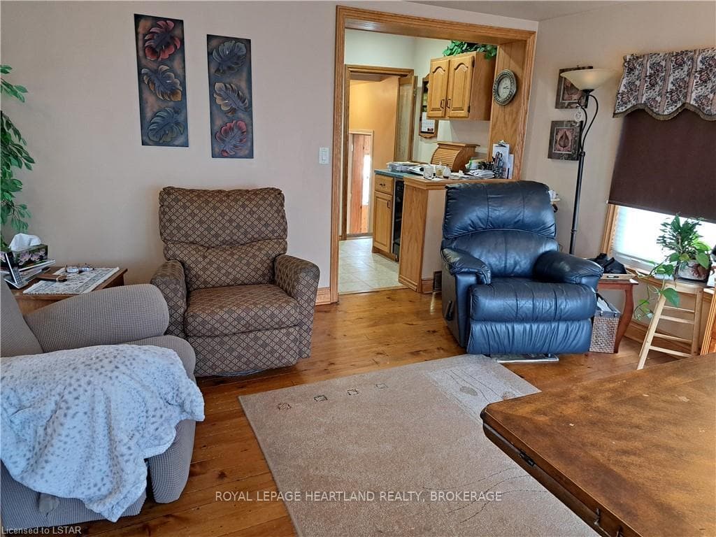 24 HURON Street photo 23