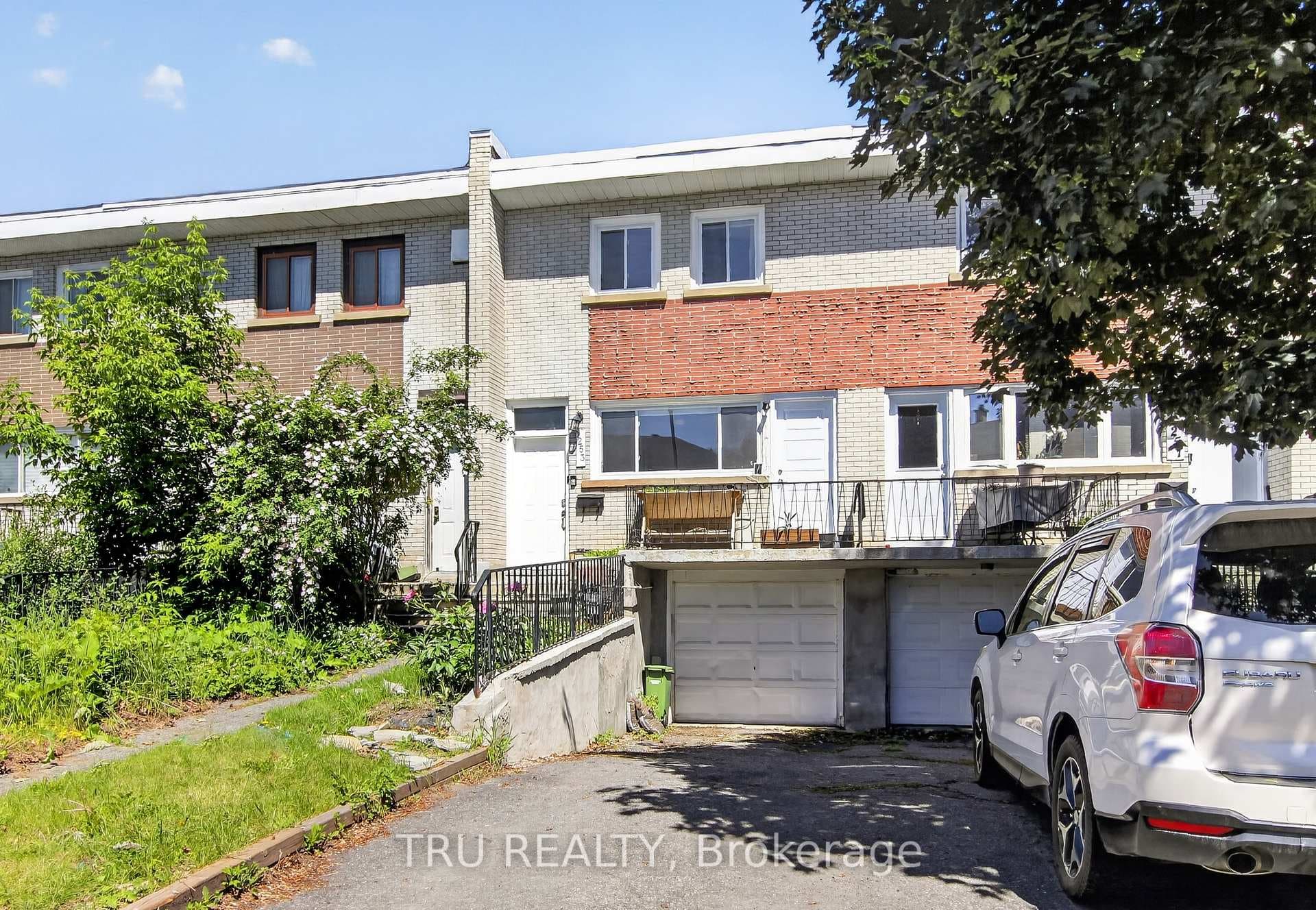 1253 Emperor Avenue photo 2