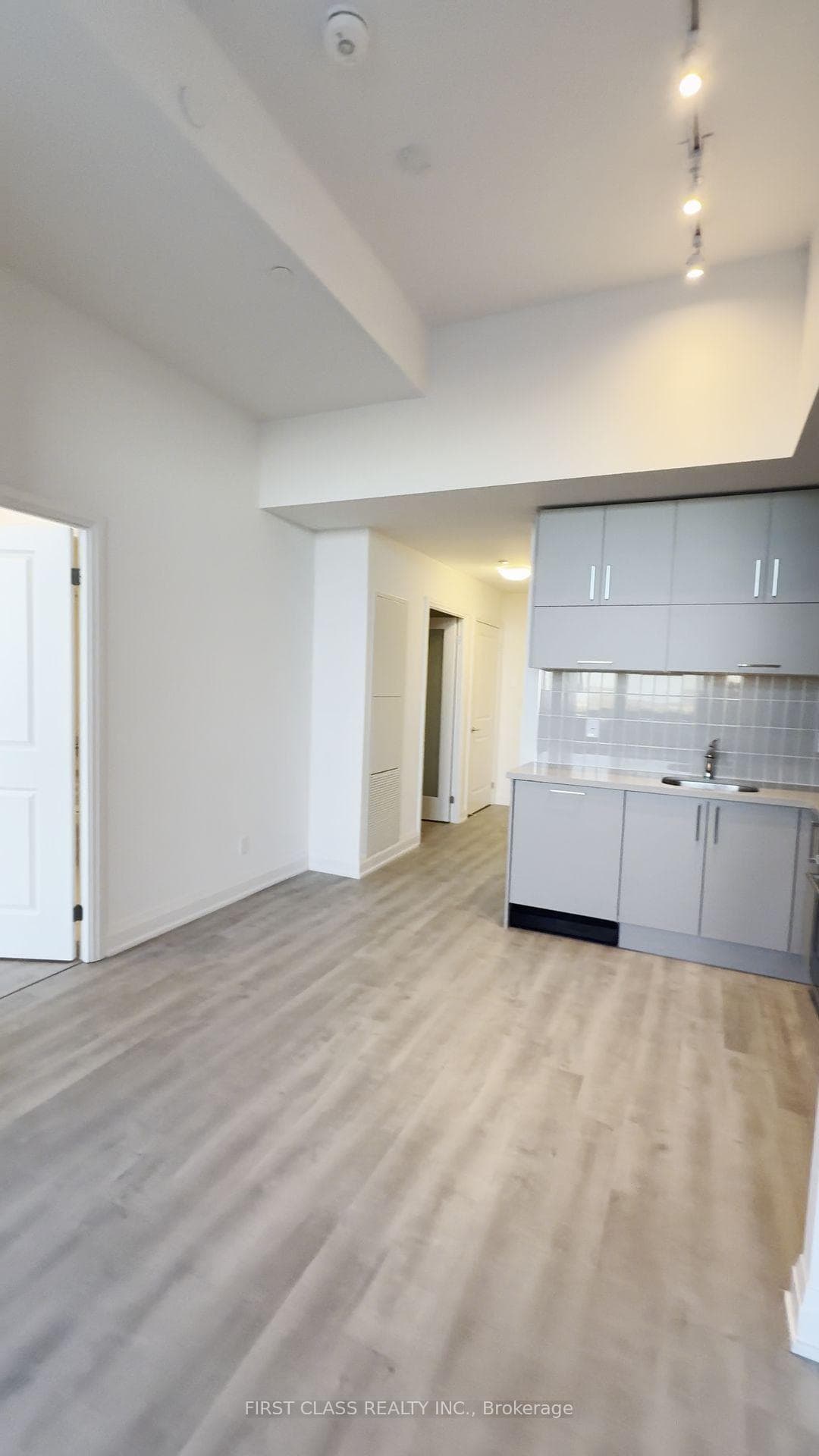 38 Andre De Grasse Street Unit 312 photo 3