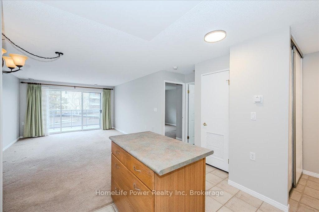 685 Woolwich Street Unit 307 photo 13