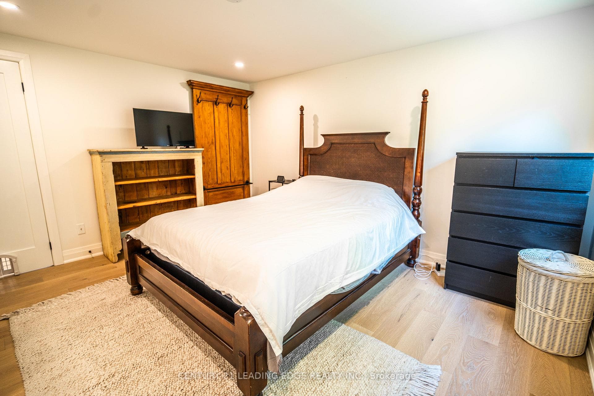 161 WALTON Drive photo 26