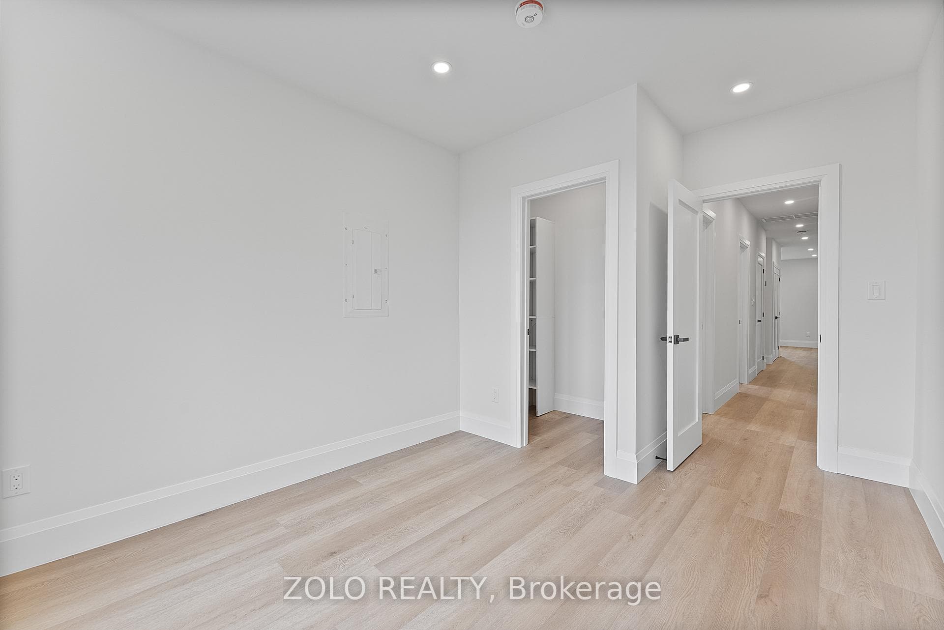 1556 Davenport Road Unit Upper photo 22