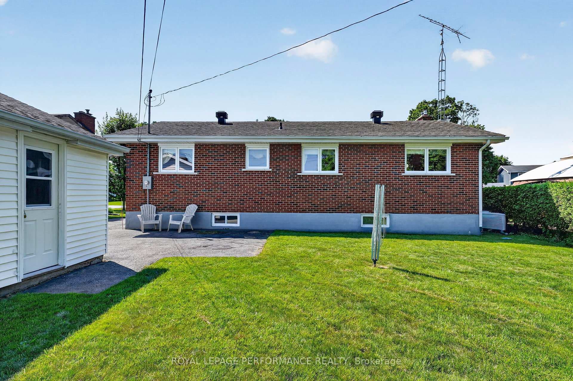 32 Frost Avenue photo 44