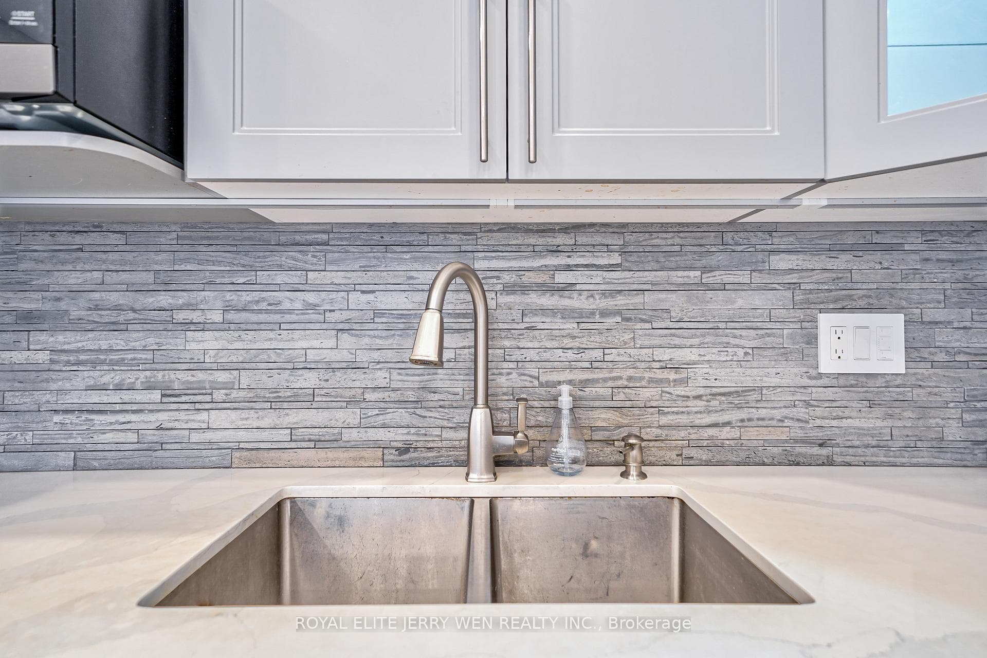 1701 Mccowan Road Unit 302 photo 4