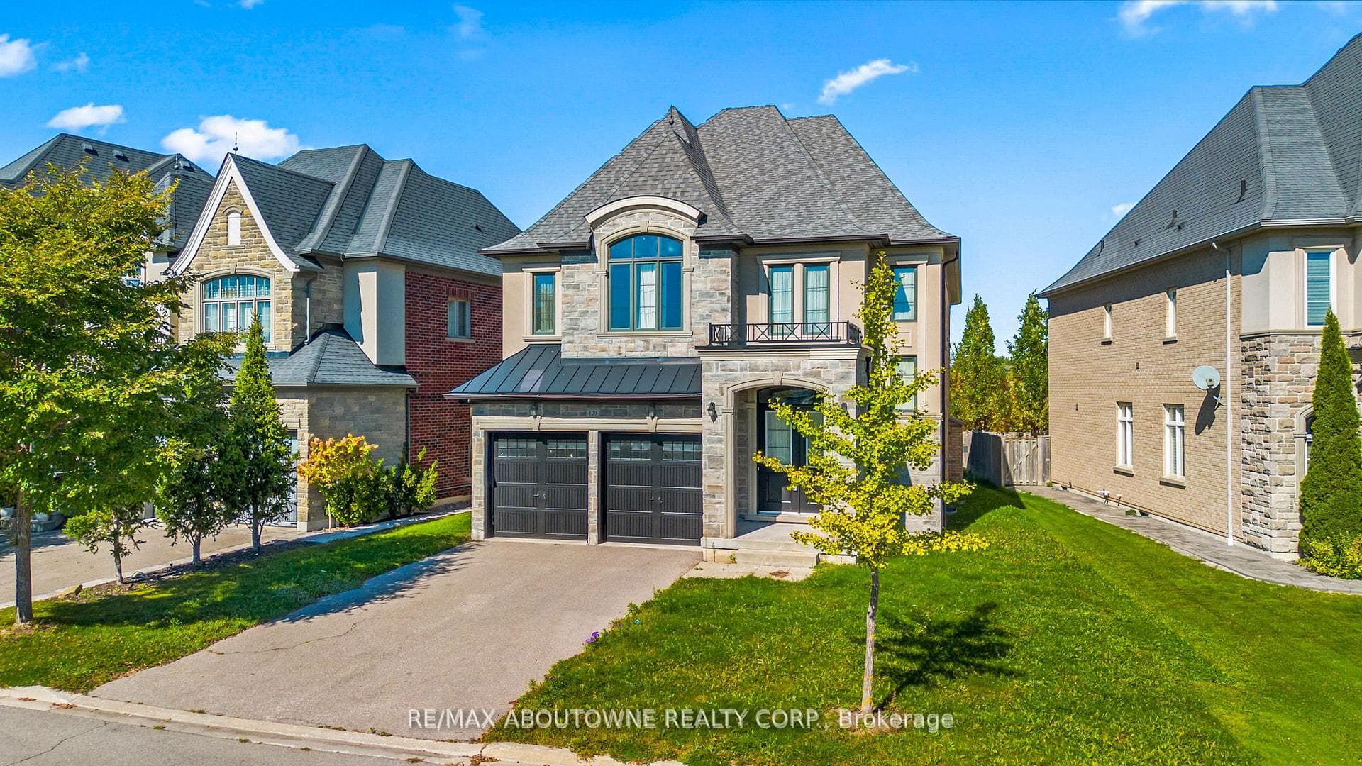 129 Robert Berry Crescent photo 2