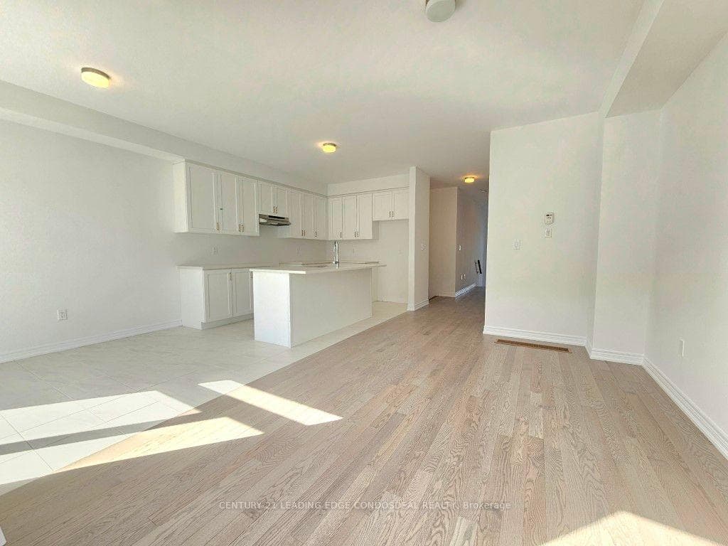 21 Milady Crescent photo 9
