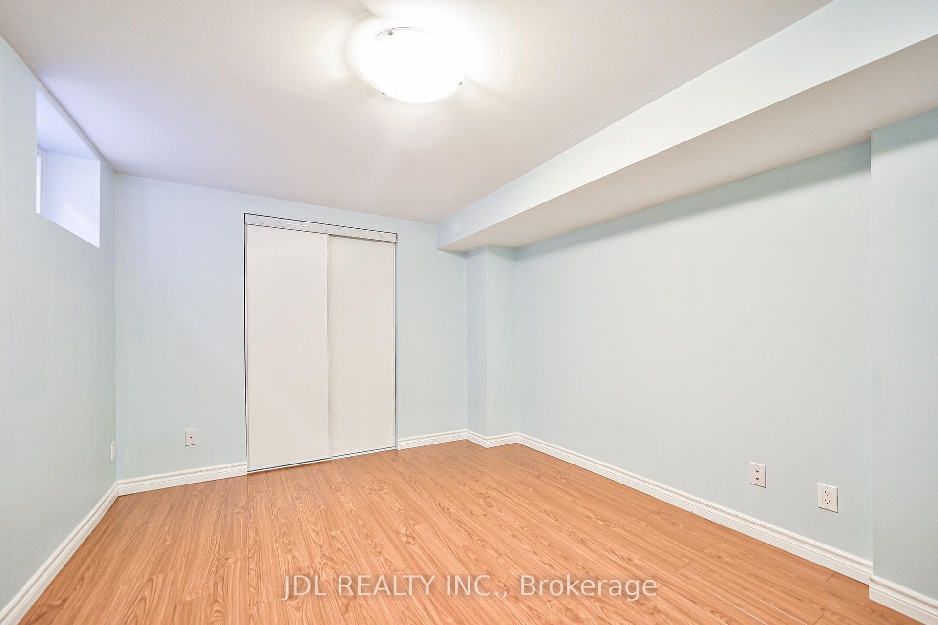 131 Old Sheppard Avenue photo 33