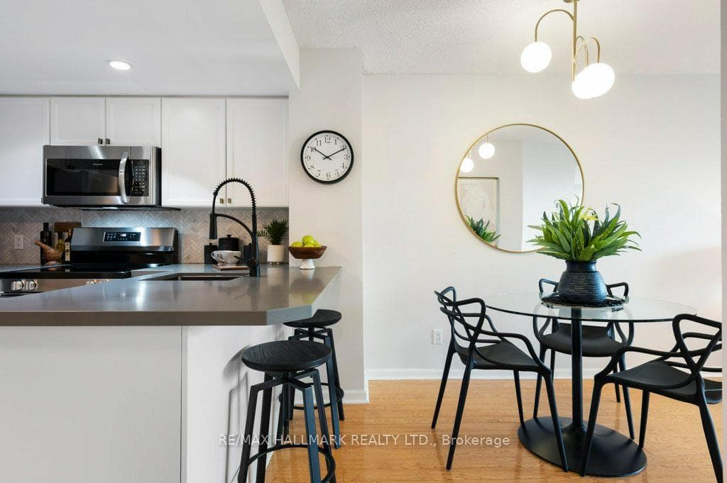 8 Park Road Unit 2608 photo 11