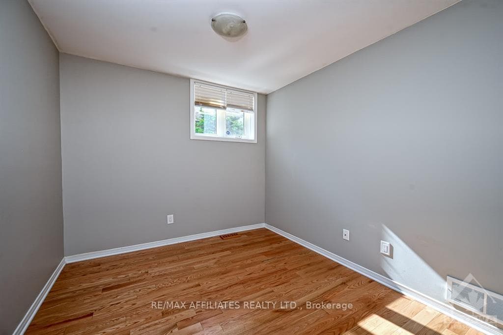 3275 ST JOSEPH Boulevard Unit 211 photo 17