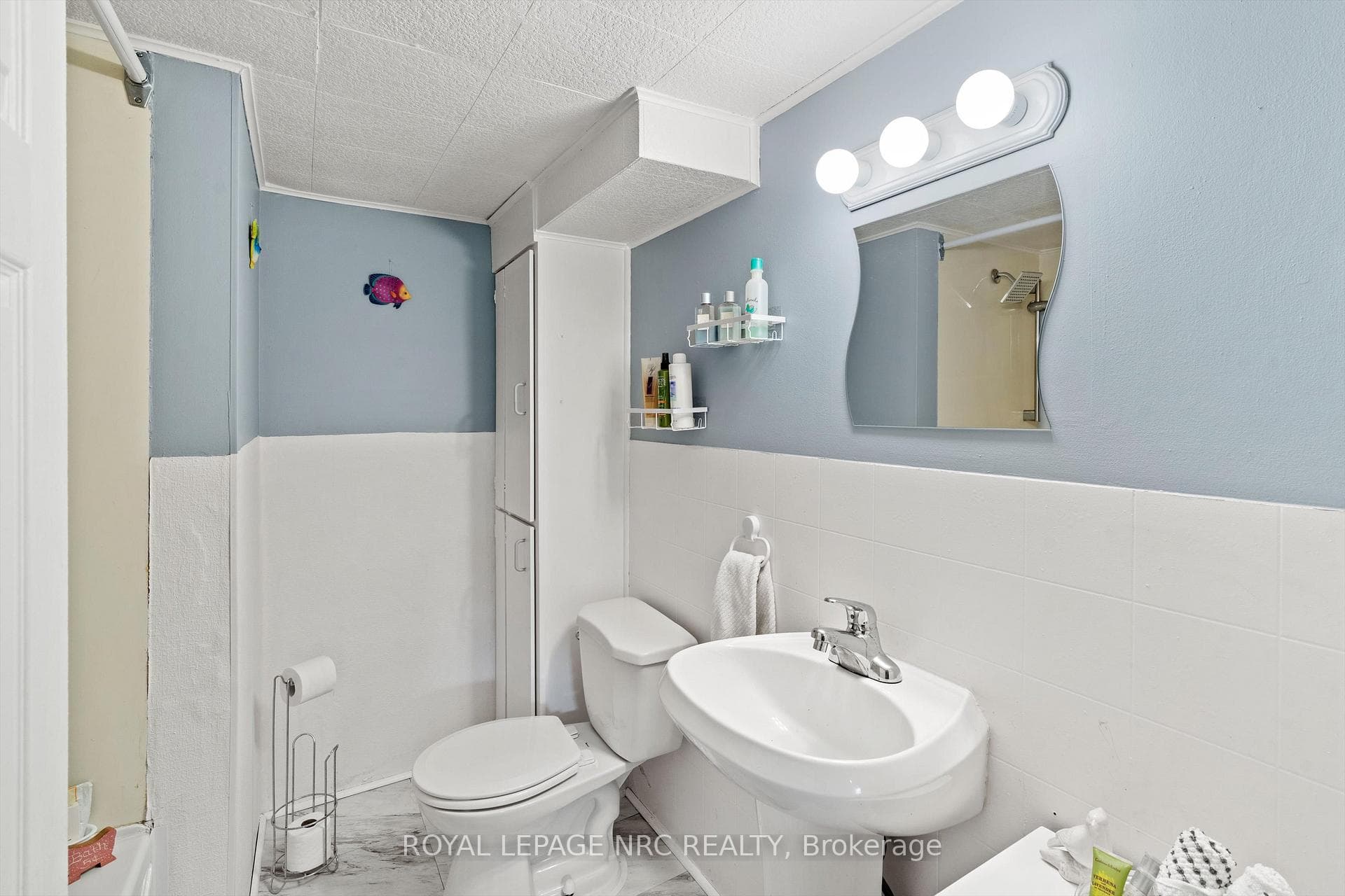 2nd Bathroom!