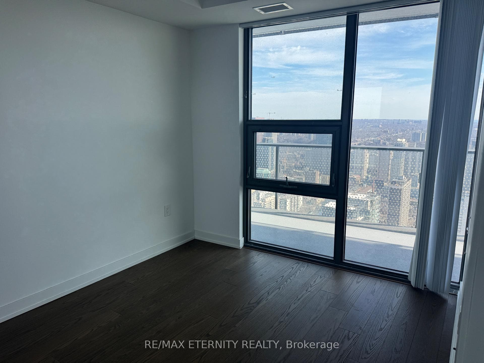 11 Wellesley Street Unit 5601 photo 5
