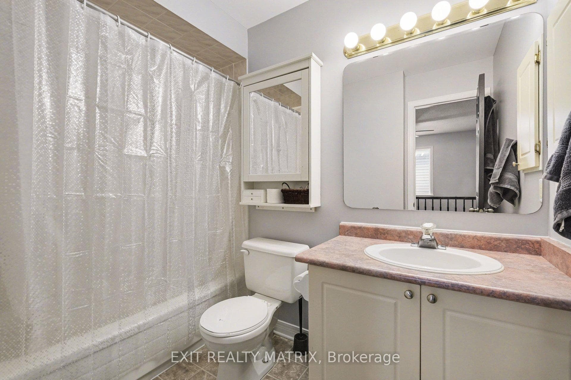 65 Locheland Crescent photo 35