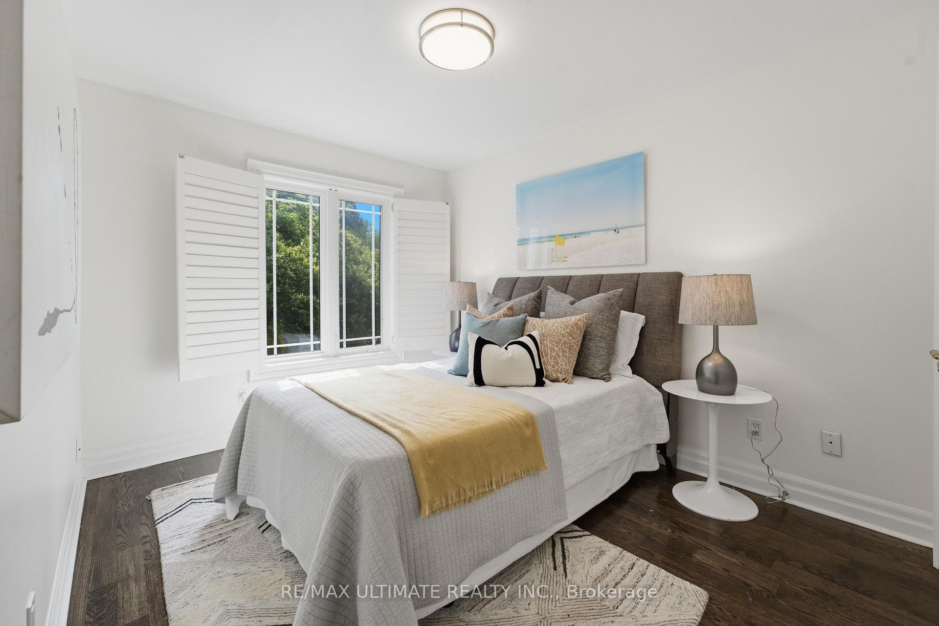 214 Sutherland Drive photo 25
