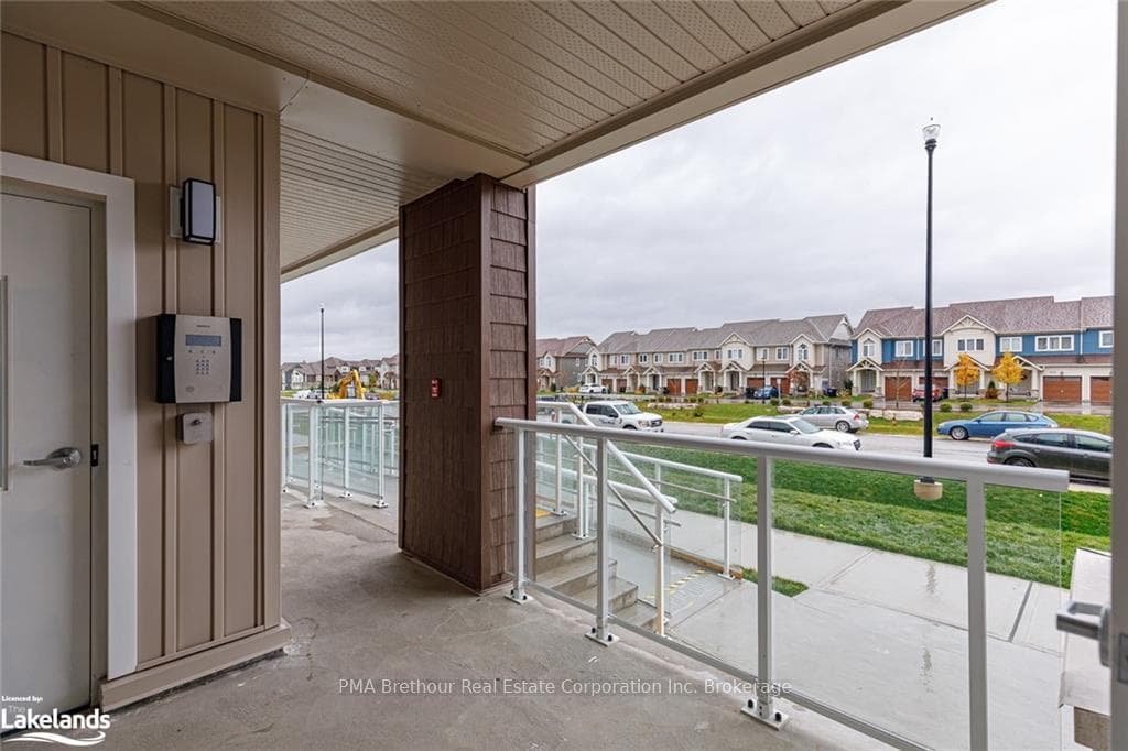 17 SPOONER Crescent Unit 104 photo 3