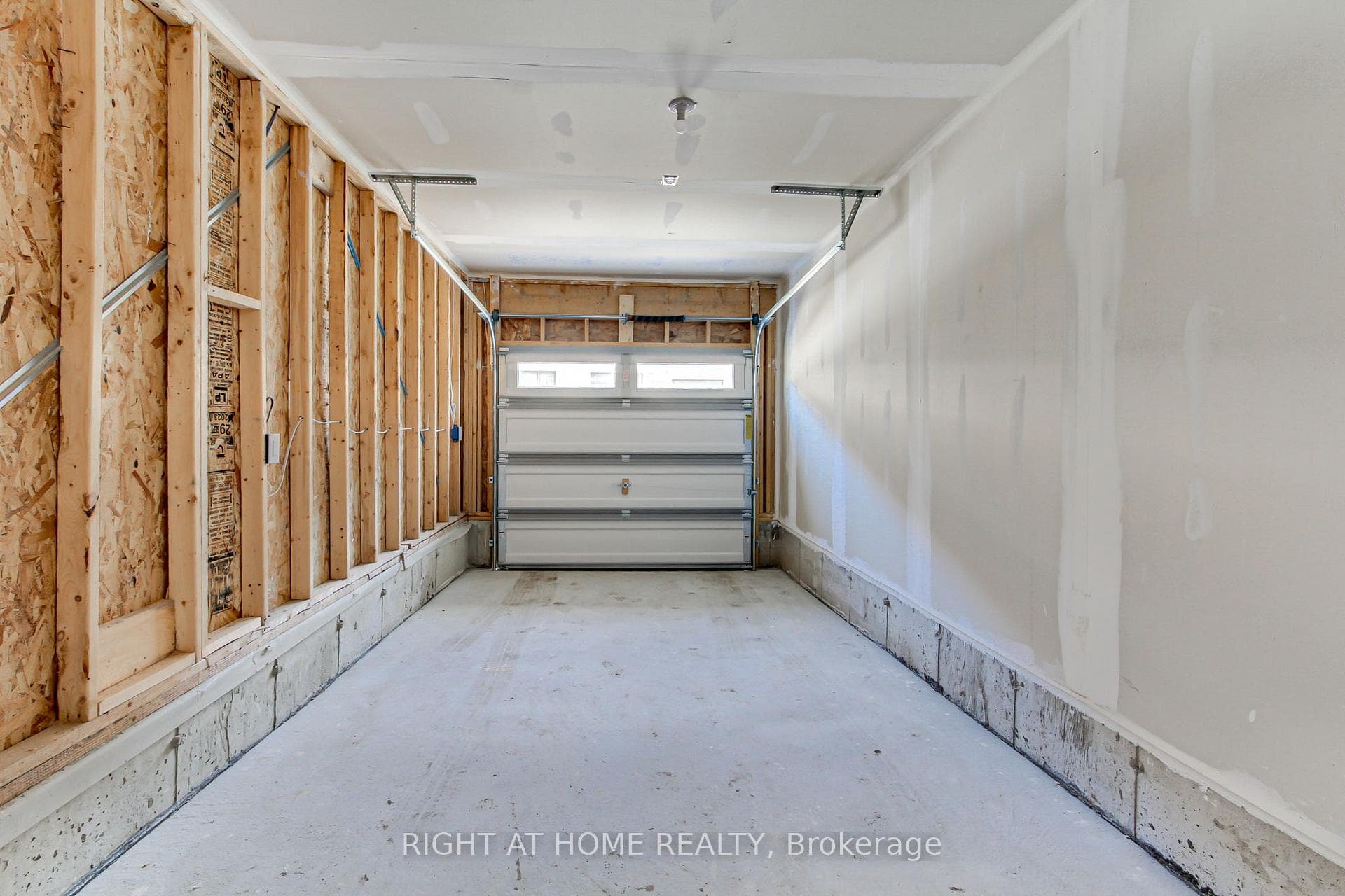 10173 Huntington Road photo 47