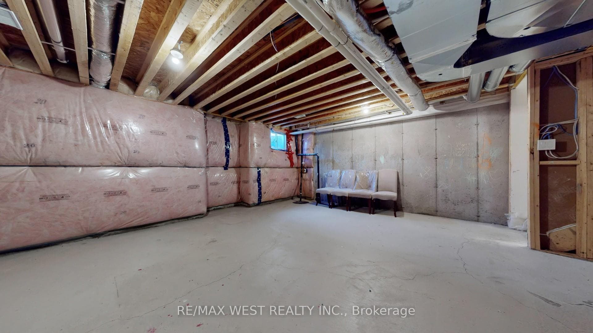 902 Sumac Crescent photo 43