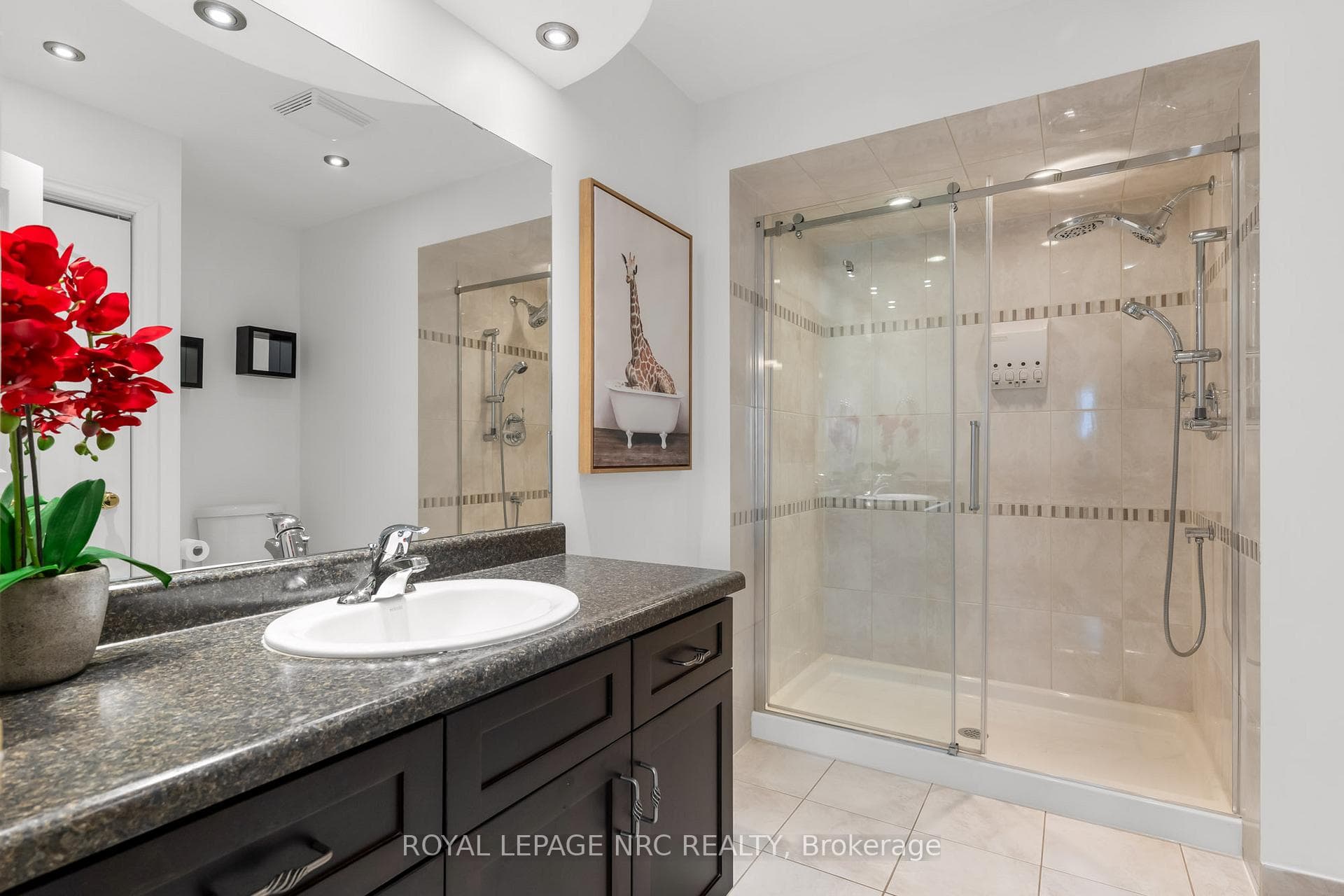 51 Hemlock Way photo 16