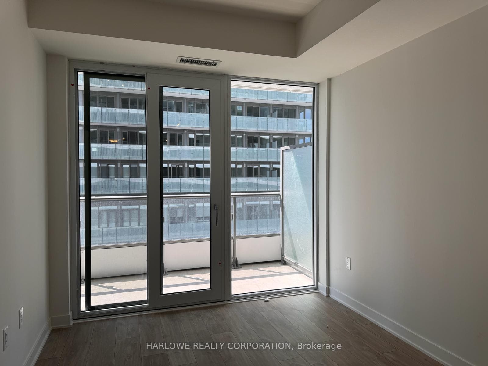 70 Princess Street Unit 2011 E photo 4