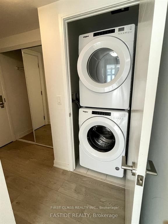 50 Wellesley Street Unit 3910 photo 9