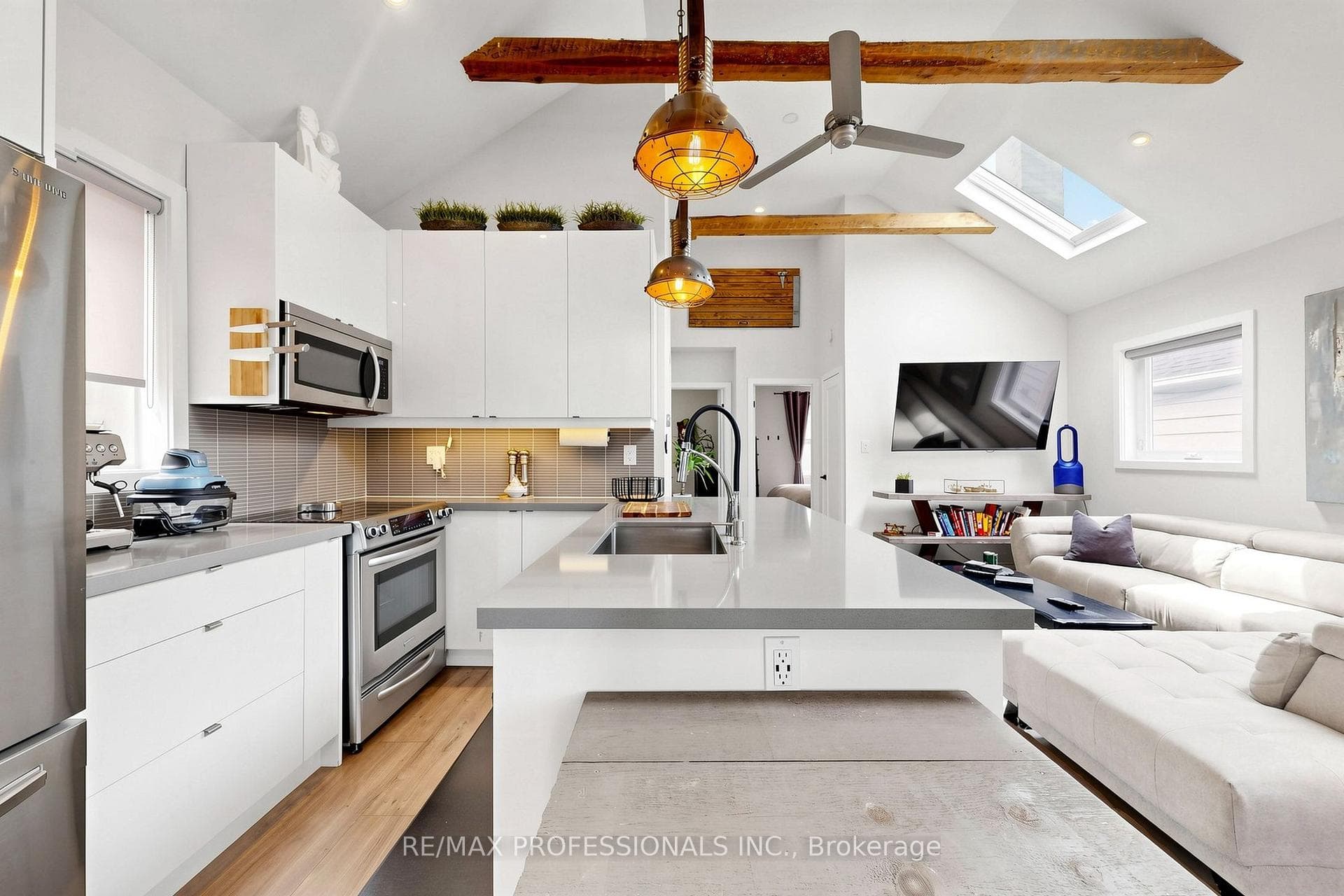 59 Lonborough Avenue photo 5