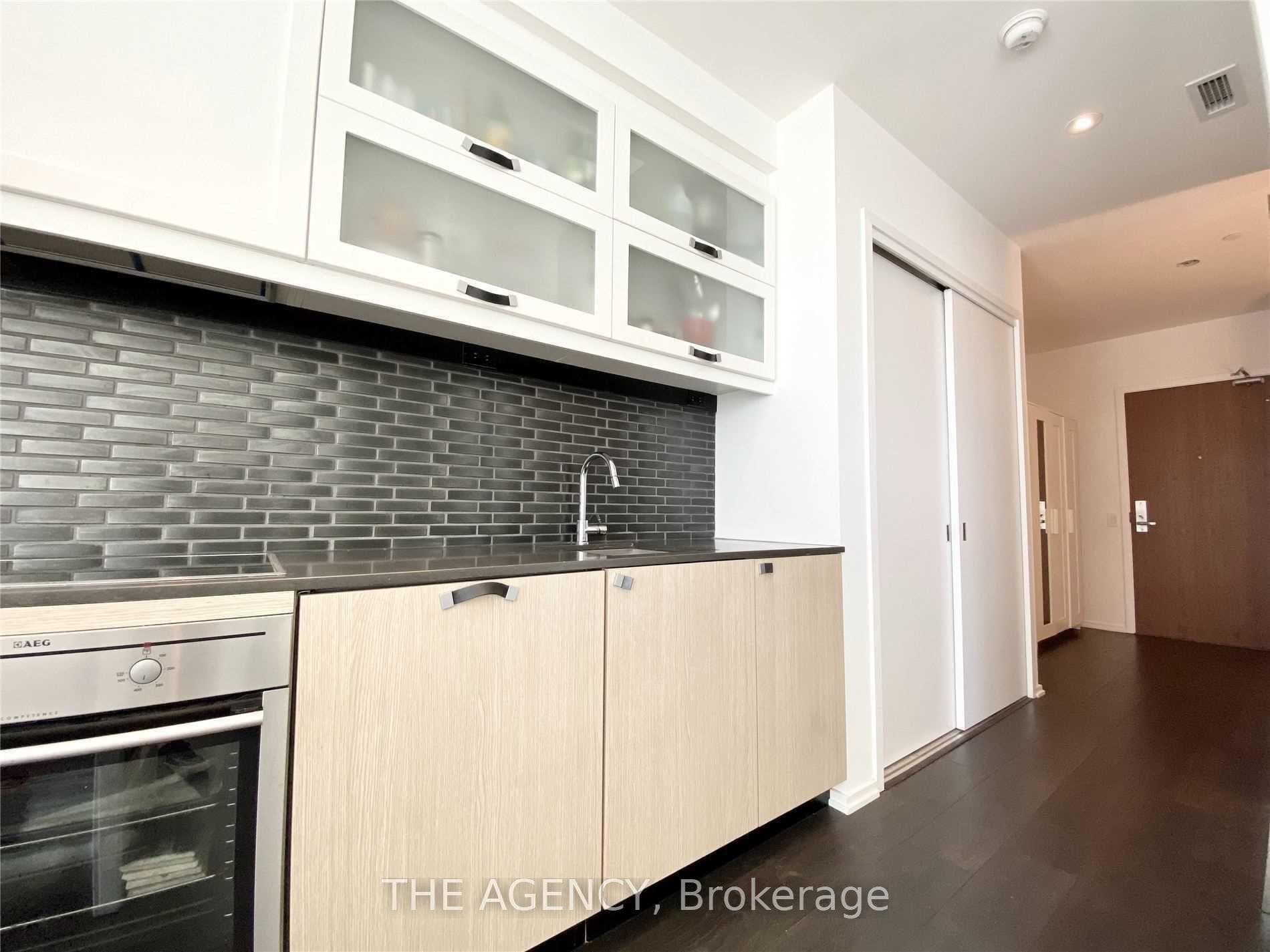 783 Bathurst Street Unit 718 photo 5