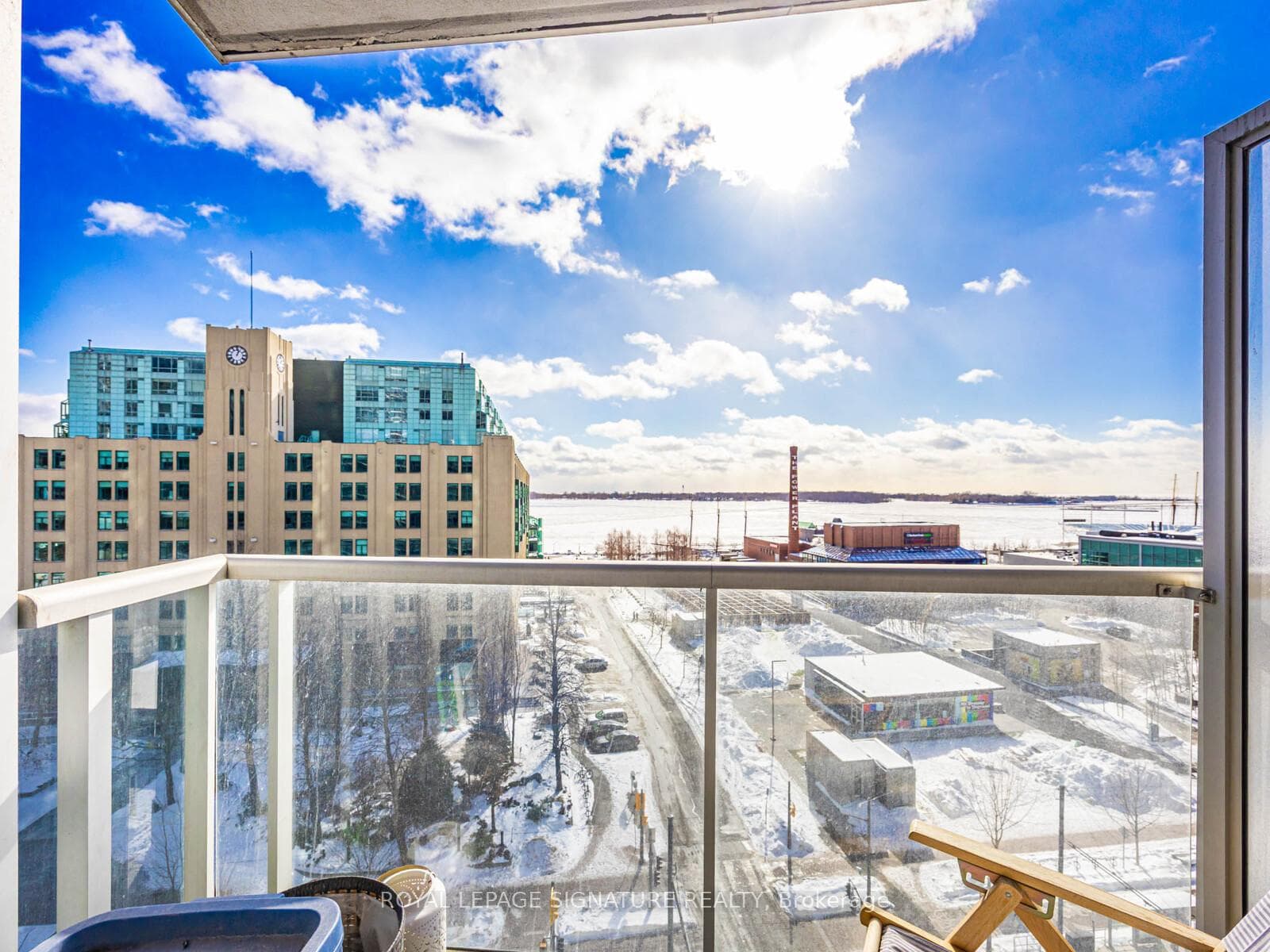 208 Queens Quay Unit 807 photo 25