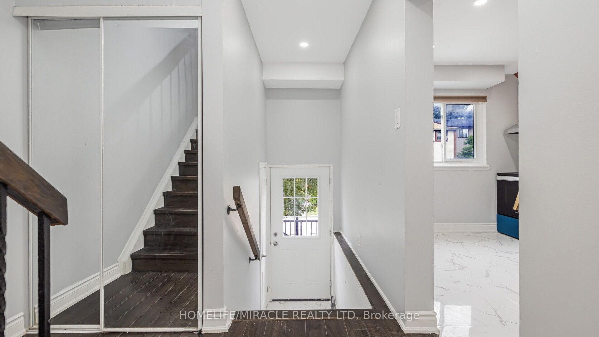 53 Moregate Crescent photo 6