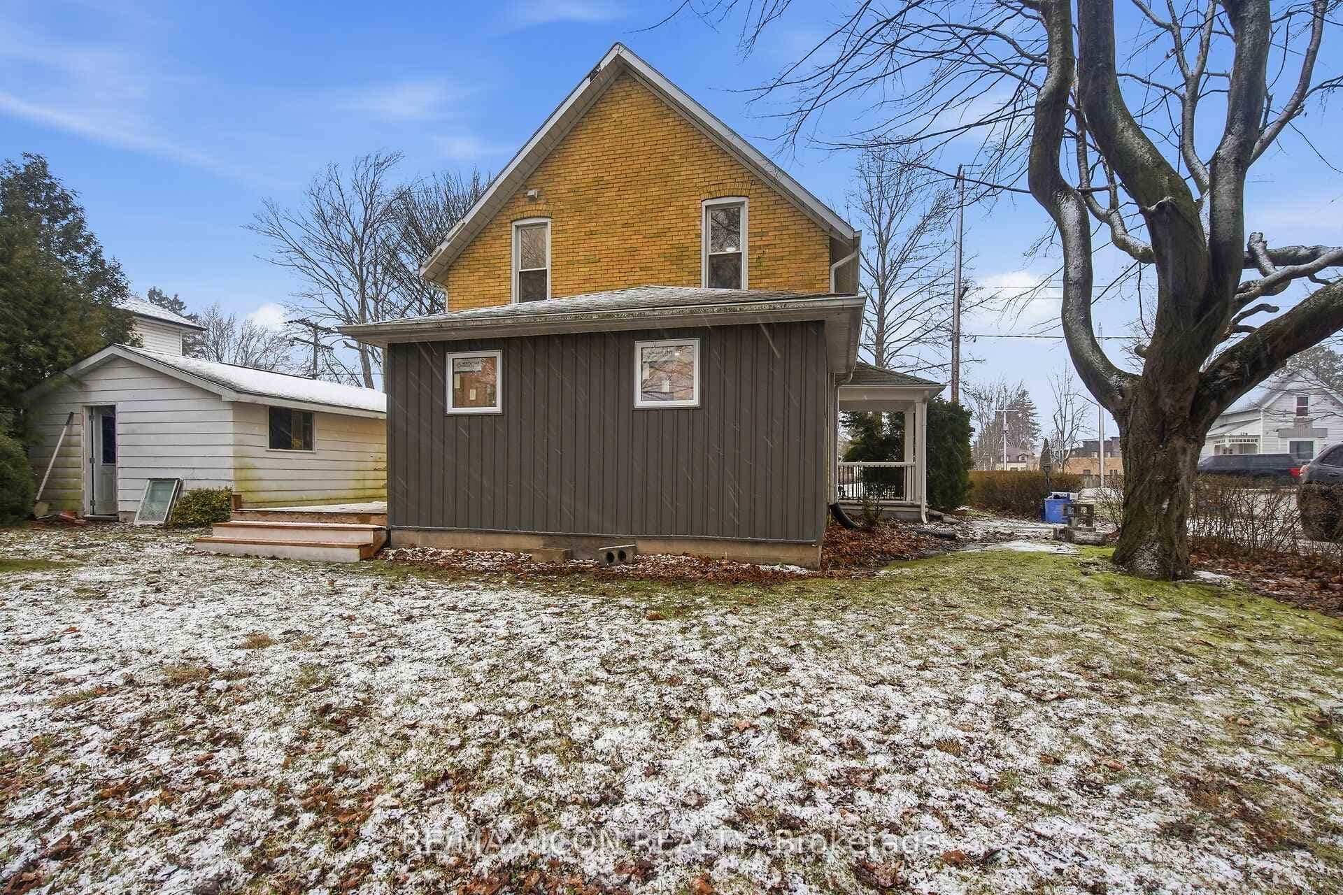 182 Maple Street photo 38