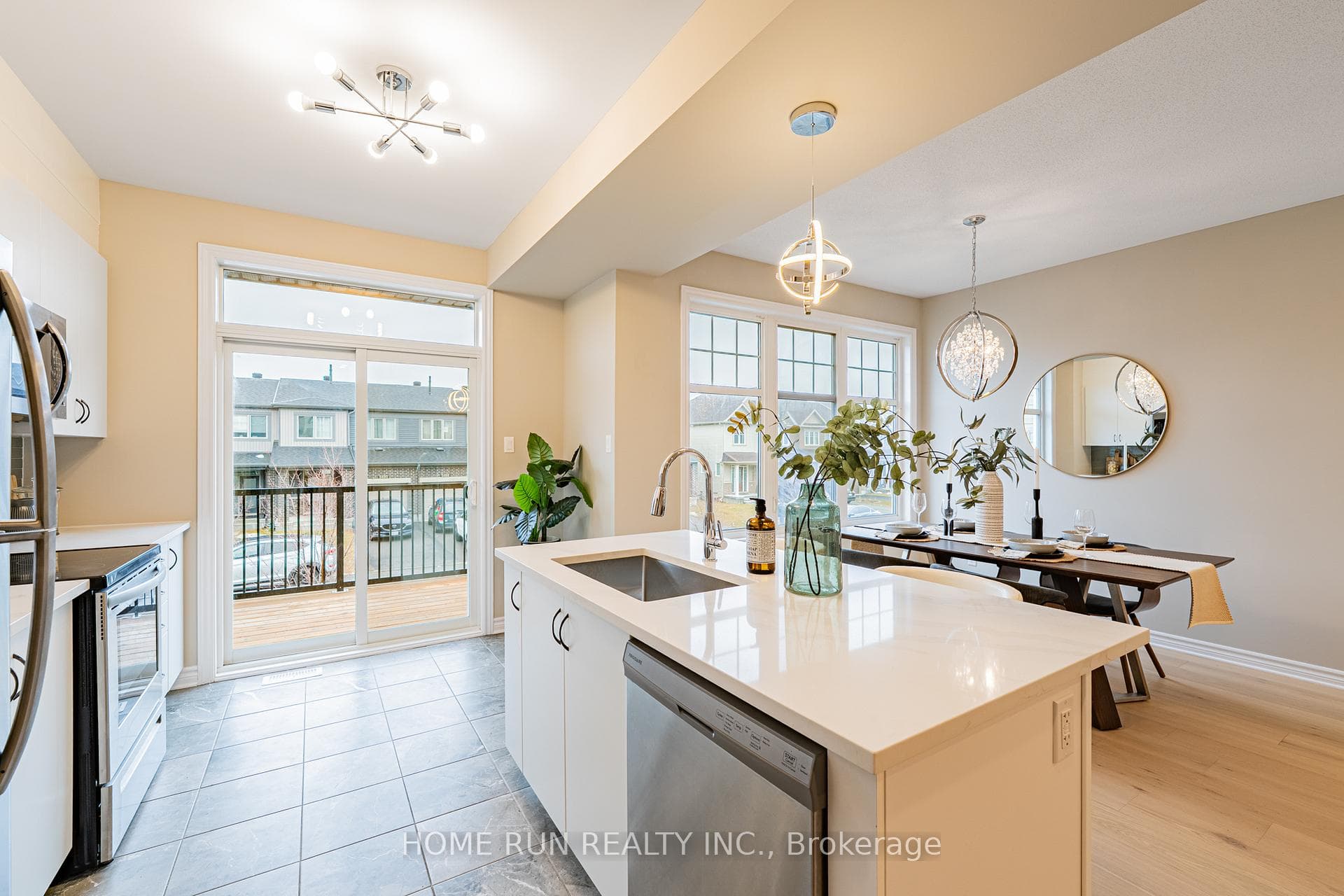 2485 Waterlilly Way photo 9