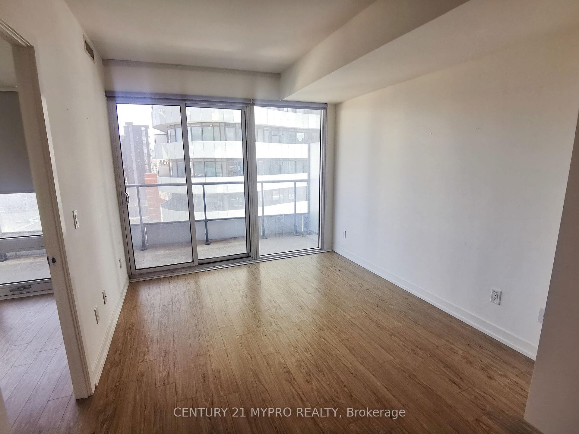 85 Wood Street Unit 1501 photo 4