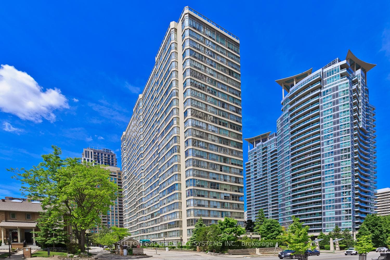 55 Elm Drive Unit 1611 photo 1