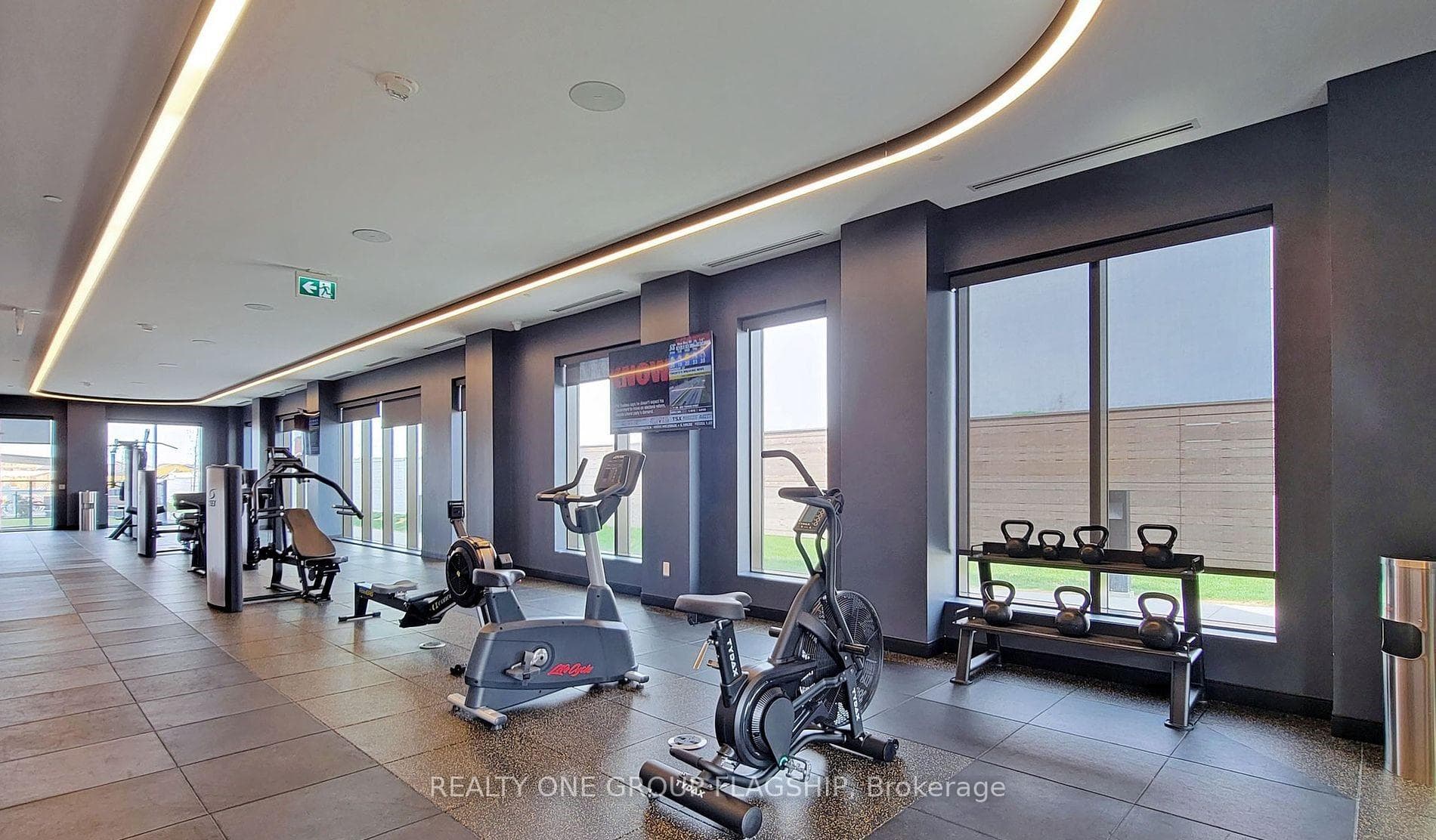 2550 Simcoe Street Unit 421 photo 25