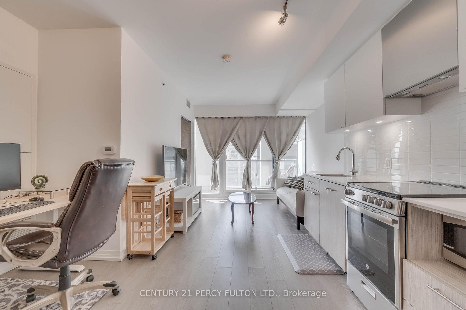 251 Jarvis Street Unit 518 photo 3
